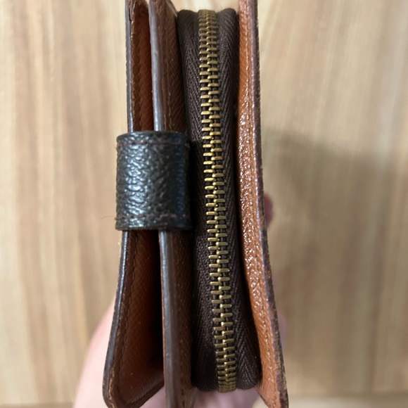 Louis Vuitton Monogram Compact Zip Bifold Wallet listing updated - Picture 6 of 17